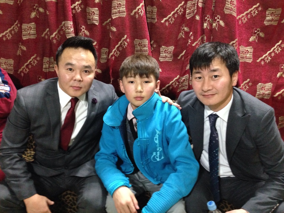 Уудам хүү ийм том болжээ